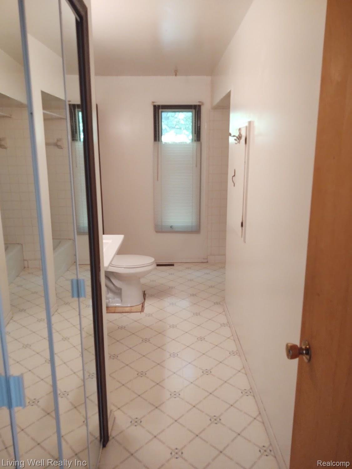 7206 McGuire Road Fenton, MI 48430 - Photo 12 of 25 IMG_8418.jpg