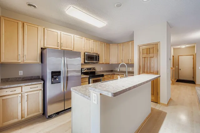 $299,900 | 16322 70th Avenue North, Maple Grove, MN 55311