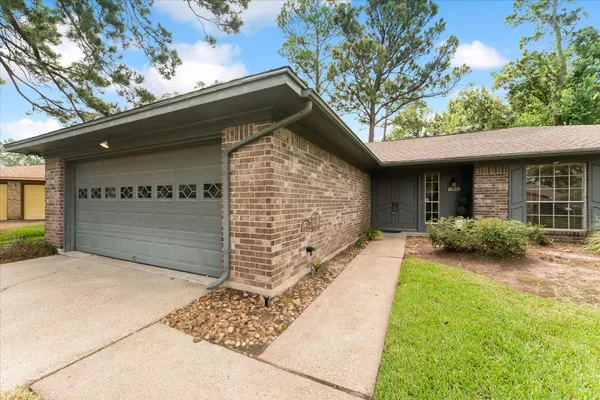 $2,200 | 3607 Camelot Street, Baytown, TX 77521