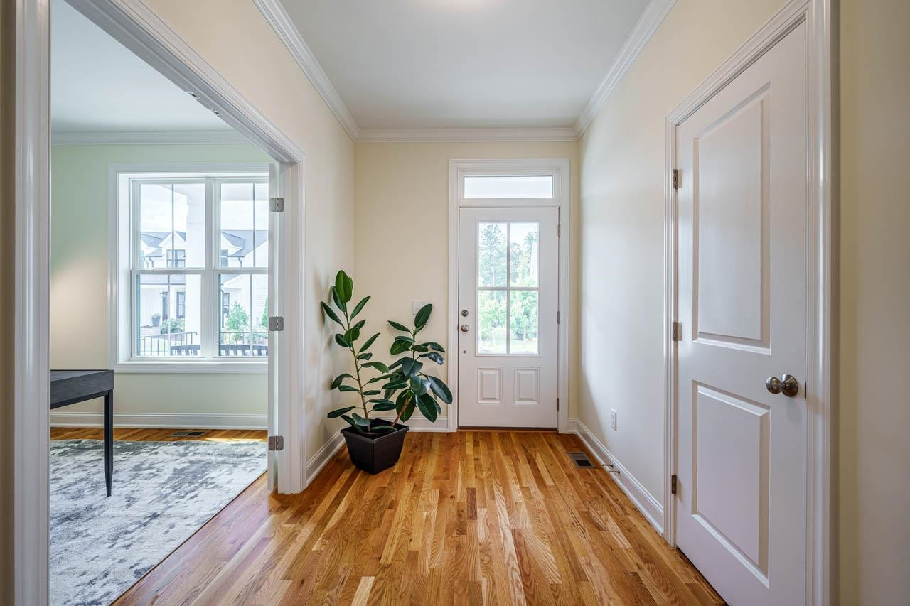 189 Logbridge Road Chapel Hill, NC 27516 - Photo 7 of 54 Foyer