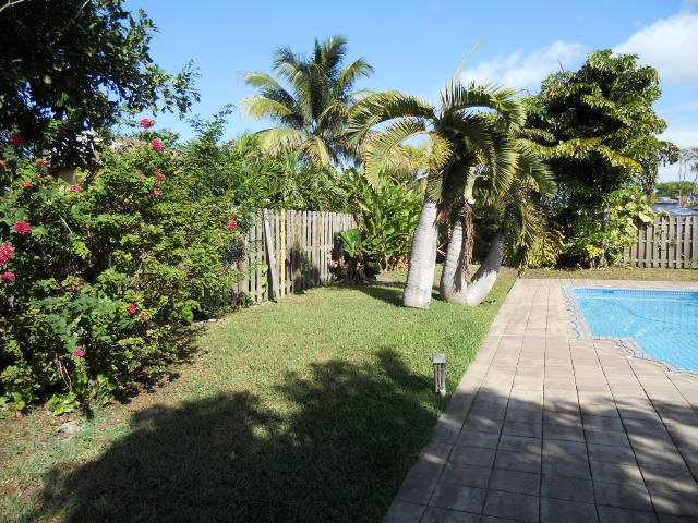1111 North Pine Island Road Plantation, FL 33322 - Photo 3 of 25 Yard/Garden