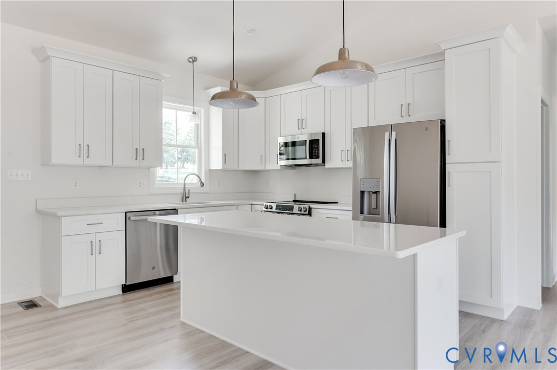 1393 Broad St Road Oilville, VA 23129 - Photo 9 of 39 Kitchen featuring stainless steel appliances, a ki