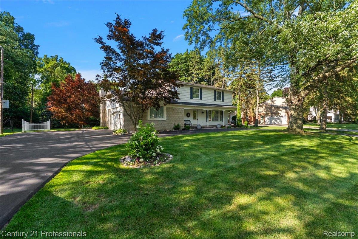 633 Foxhall Road Bloomfield Hills, MI 48304 - Photo 10 of 61 Front house