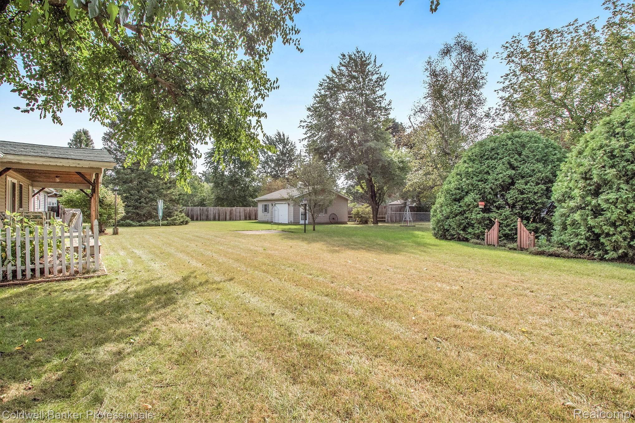2537 Carpenter Road Lapeer, MI 48446 - Photo 5 of 26 Backyard