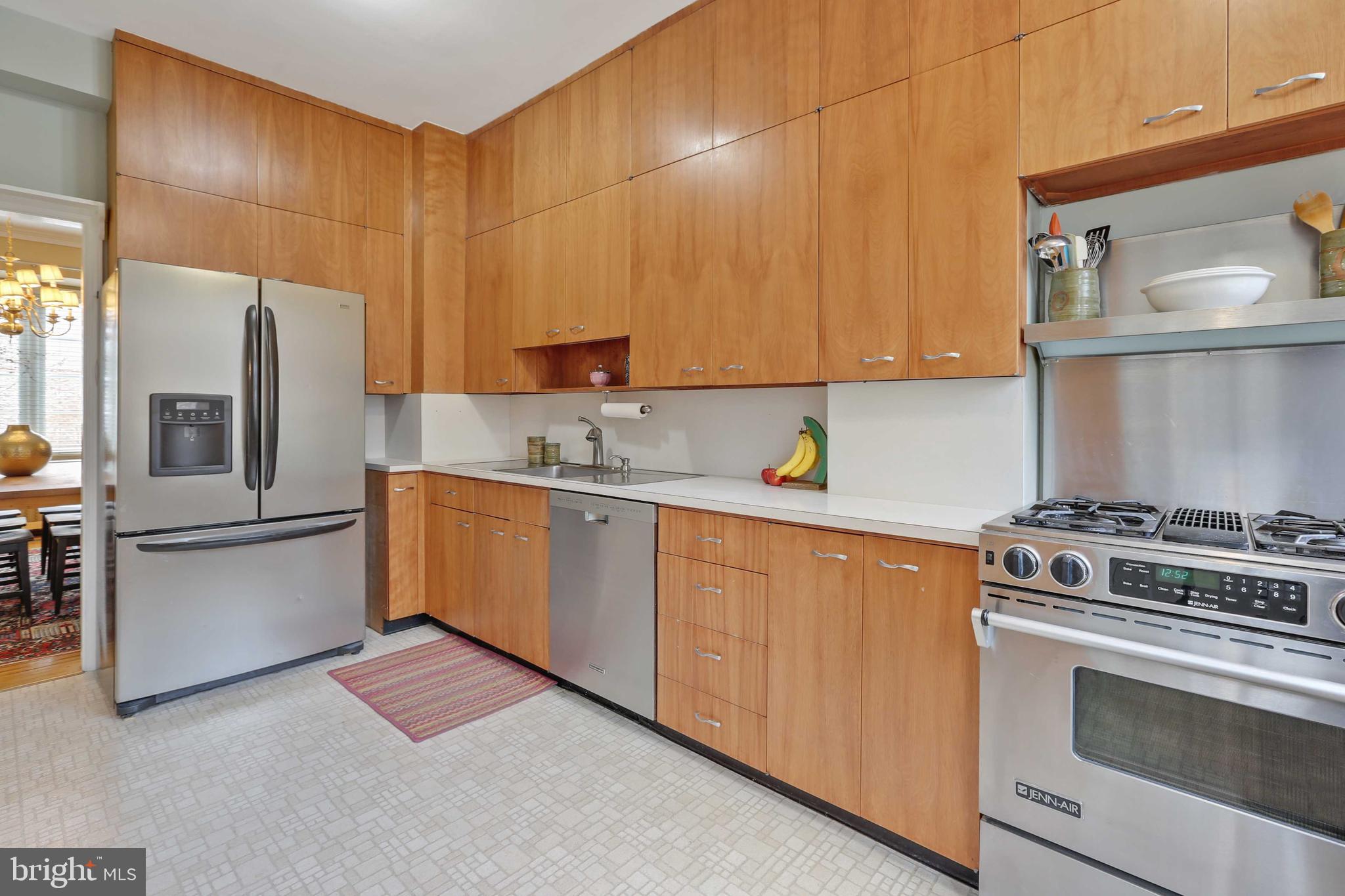 3929 Canterbury Road Baltimore, MD 21218 - Photo 15 of 46 Stainless Steel Kenmore, Kitchen Aid and Jenn-Air