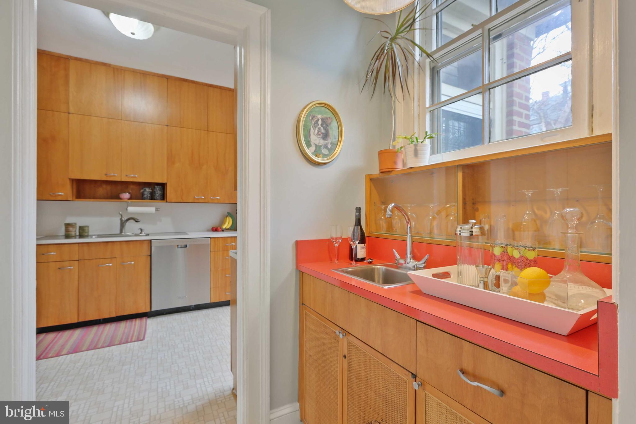 3929 Canterbury Road Baltimore, MD 21218 - Photo 18 of 46 Handy and Stylish Wet Bar