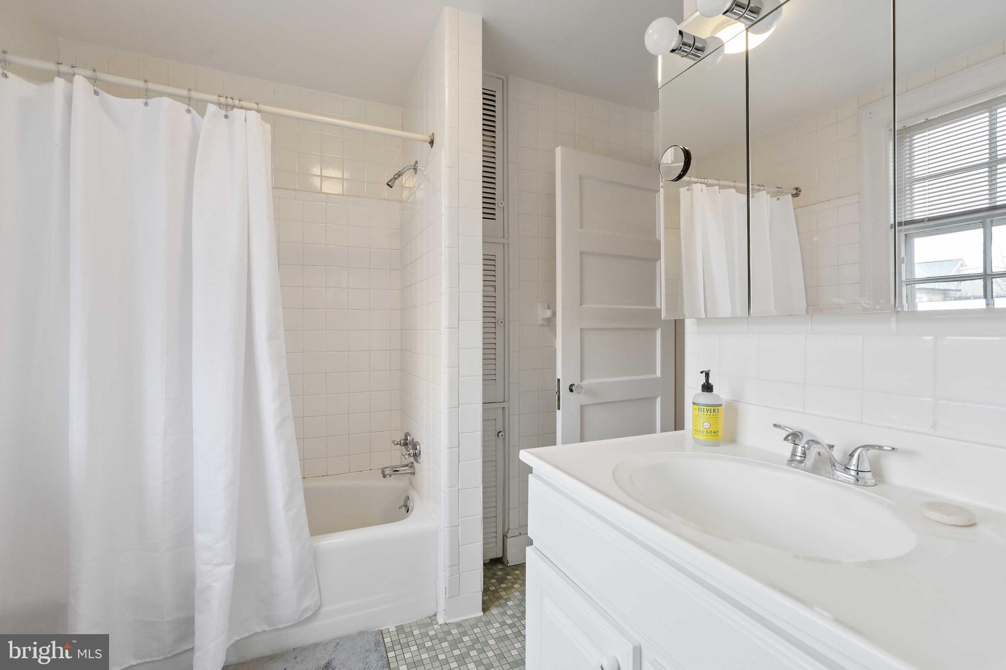 3929 Canterbury Road Baltimore, MD 21218 - Photo 24 of 46 Second Floor Full Bath