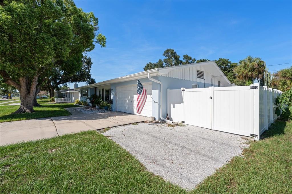 1690 Pinehurst Road Dunedin, FL 34698 - Photo 2 of 50 Gallery Image 2