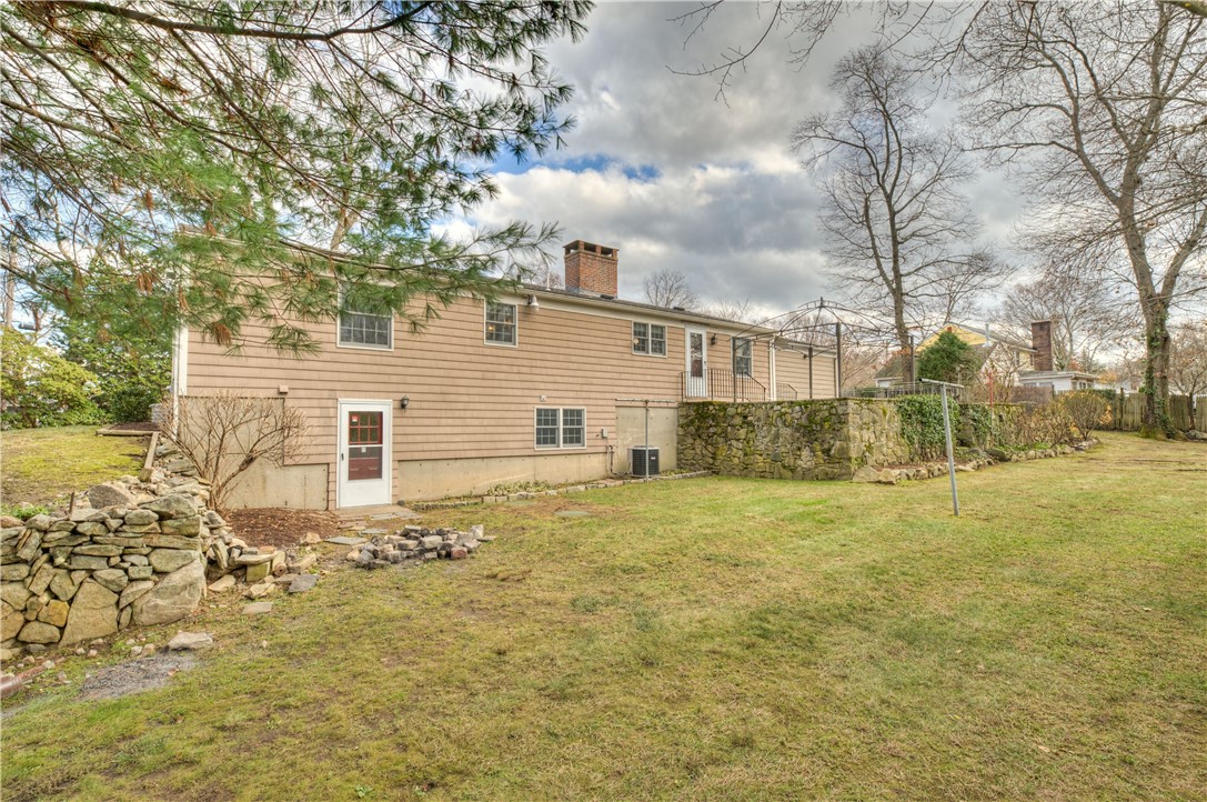 59 Timberline Road Warwick, RI 02886 - Photo 13 of 40