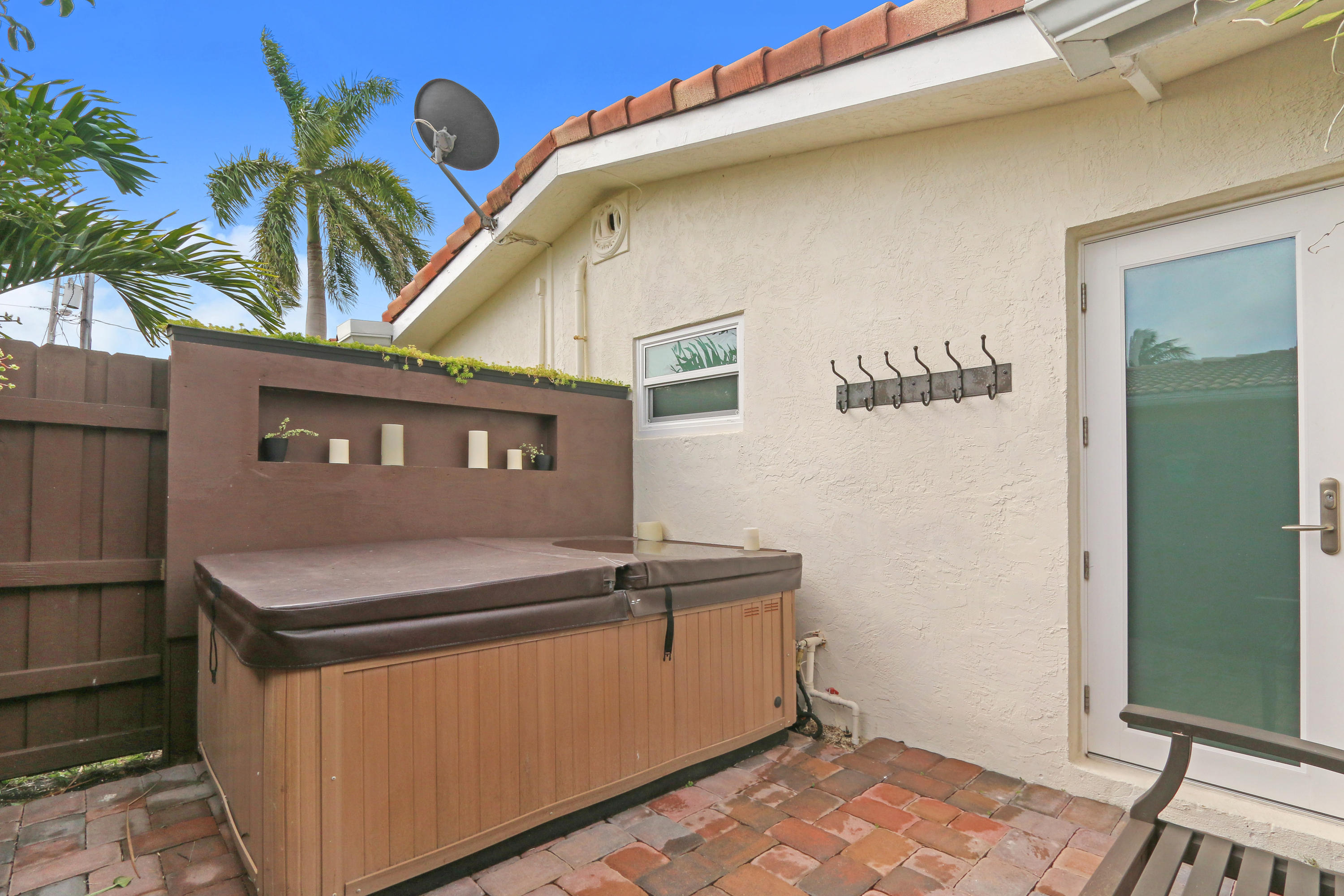 811 Northeast 69th Street Boca Raton, FL 33487 - Photo 20 of 32 Image (19 of 25)