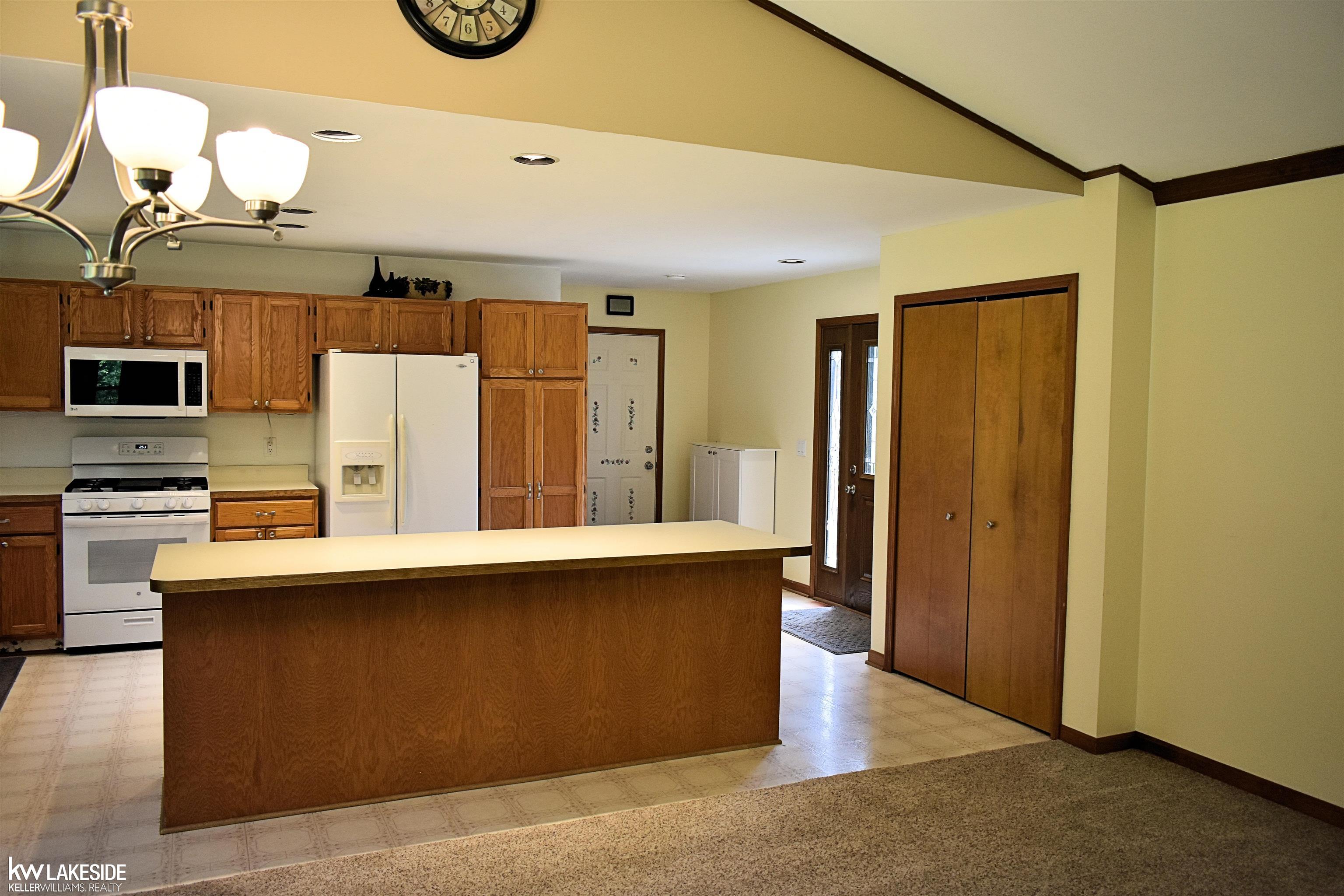 2360 Birch Road St. Clair, MI 48079 - Photo 19 of 45 50149431-f4a6b442-7c19-4f80-abc2-a8d1068ac9d2.JPG