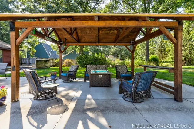 $499,900 | 15843 Brucker Street, Grand Haven, MI 49417