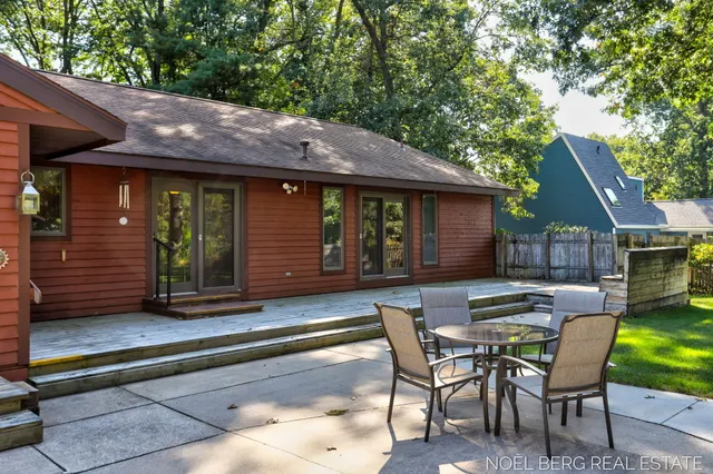 $499,900 | 15843 Brucker Street, Grand Haven, MI 49417