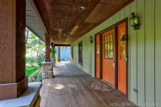 $499,900 | 15843 Brucker Street, Grand Haven, MI 49417