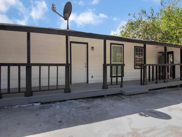 $1,700 | 723 Doverside Street, Unit 4, Houston, TX 77022