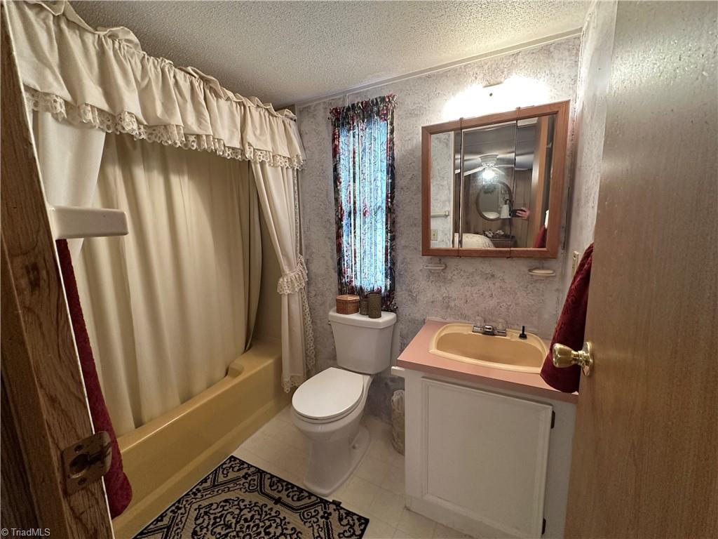 3661 Darnell Woodie Road Laurel Springs, NC 28644 - Photo 12 of 29 Primary Bathroom