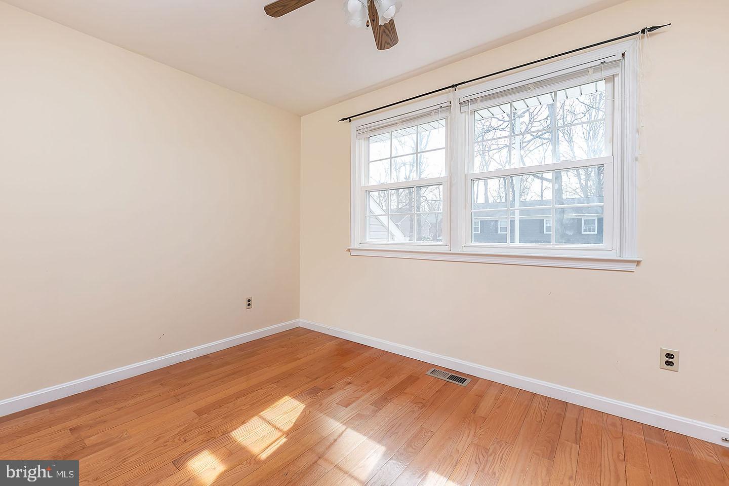 172 Oxford Road Delran, NJ 08075 - Photo 13 of 18 Bedroom #5