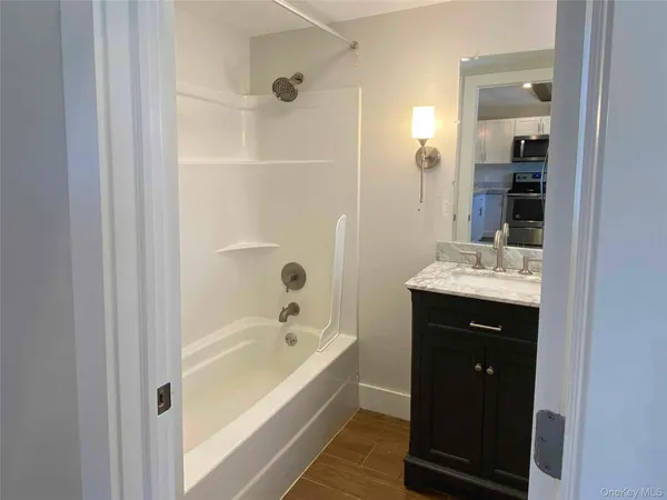 $1,700 | 230 Highway 32, Unit 2, New Paltz, NY 12561