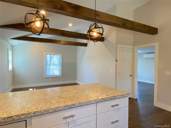 $1,700 | 230 Highway 32, Unit 2, New Paltz, NY 12561