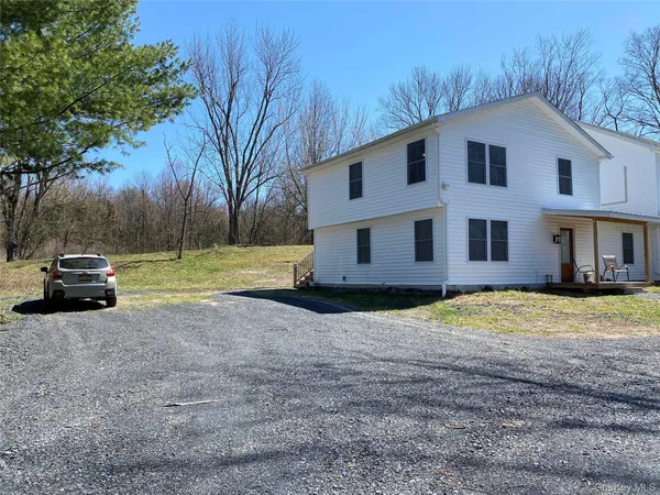 $1,700 | 230 Highway 32, Unit 2, New Paltz, NY 12561