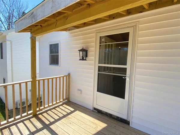 $1,700 | 230 Highway 32, Unit 2, New Paltz, NY 12561