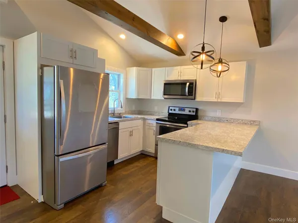 $1,700 | 230 Highway 32, Unit 2, New Paltz, NY 12561