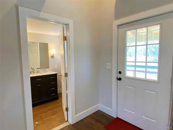 $1,700 | 230 Highway 32, Unit 2, New Paltz, NY 12561