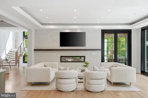 $6,375,000 | 938 Saigon Road, McLean, VA 22102