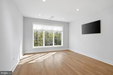 $6,375,000 | 938 Saigon Road, McLean, VA 22102