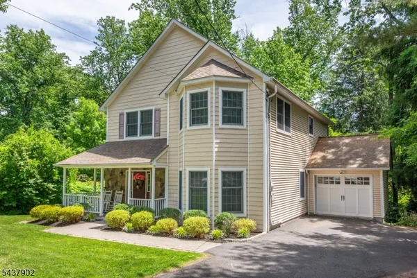 $899,000 | 298 Emerson Lane, Berkeley Heights, NJ 07922