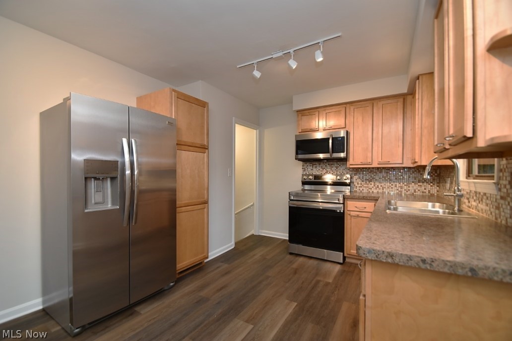 1114 Clifford Road Cleveland Heights, OH 44121 - Photo 9 of 33 Gallery Image 9