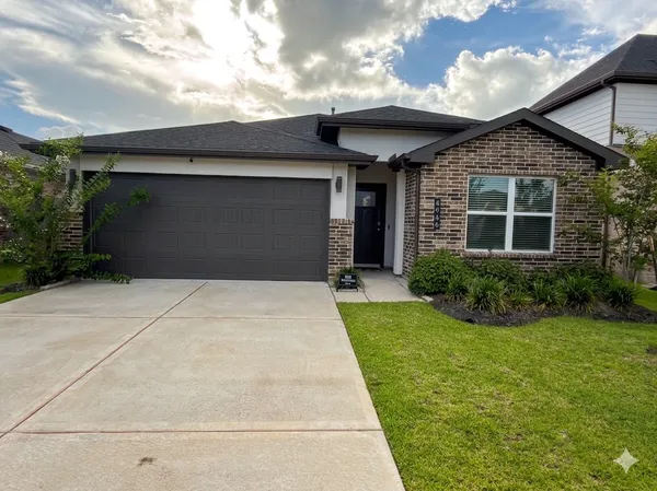 $2,300 | 4946 Pne Hvn Lane, Arcola, TX 77545