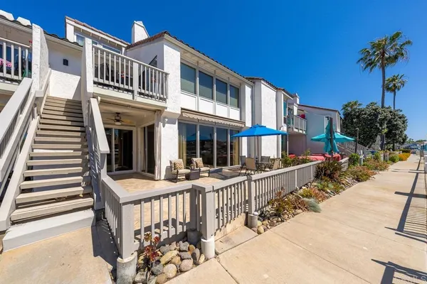 $1,660,000 | 85 Kingston Court West, Coronado, CA 92118