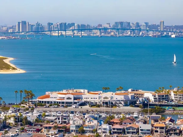 $1,660,000 | 85 Kingston Court West, Coronado, CA 92118