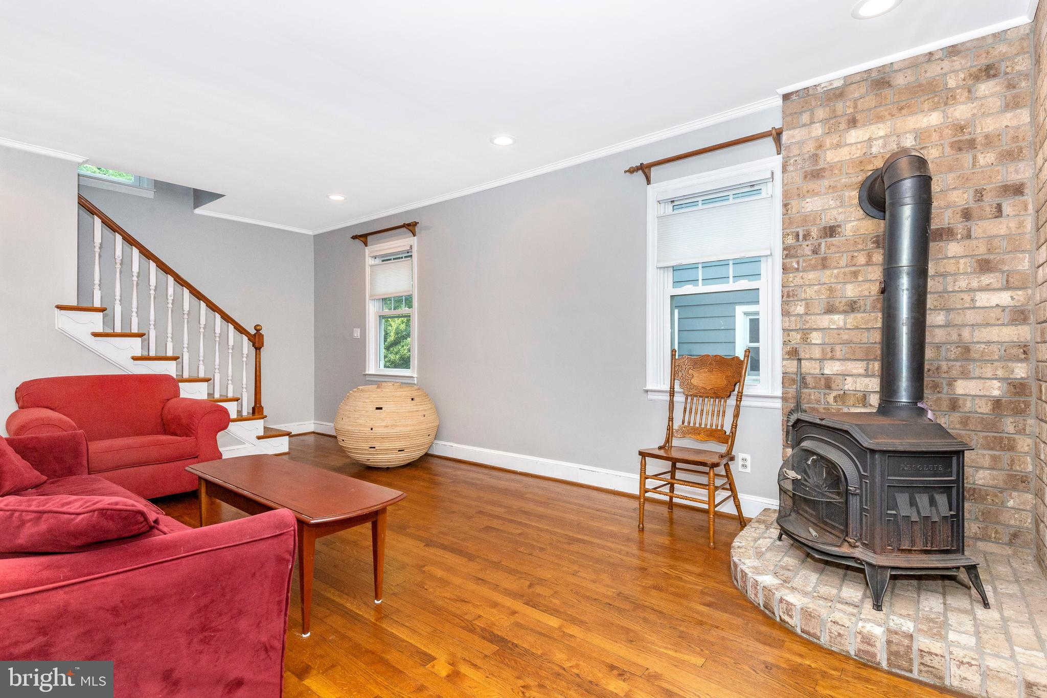 618 Sudbrook Road Baltimore, MD 21208 - Photo 3 of 40 Bright Living Room
