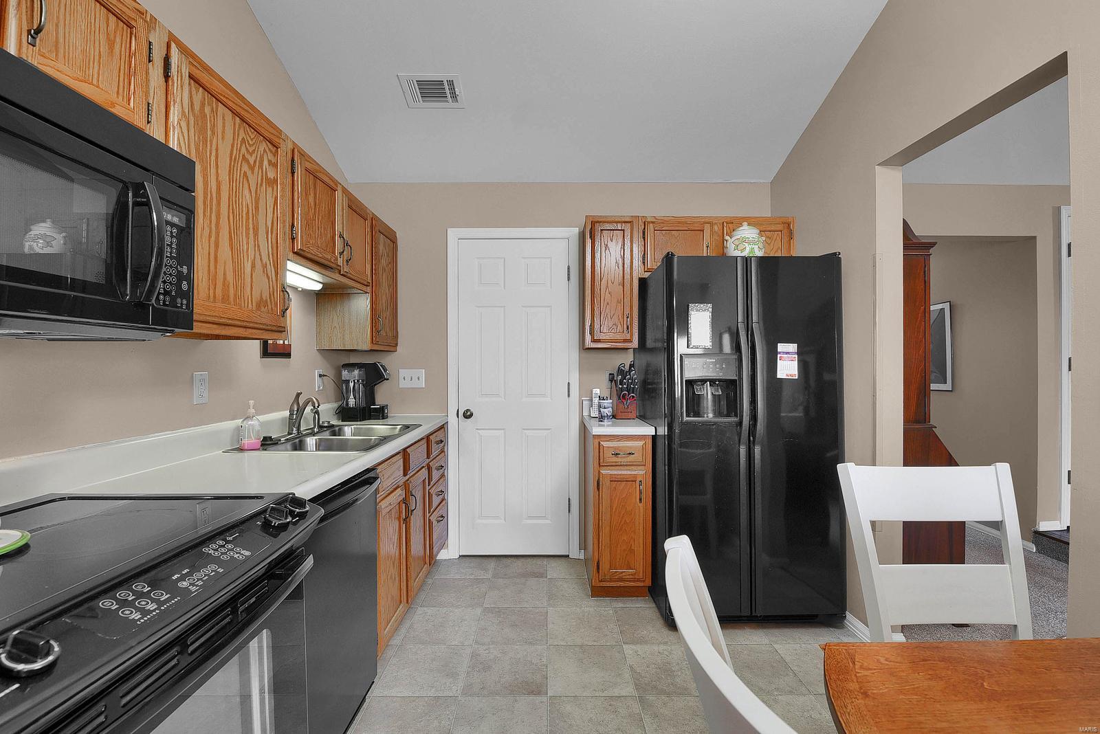 705 Lofty Point Drive, Unit D Ballwin, MO 63021 - Photo 9 of 18 Gallery Image 9