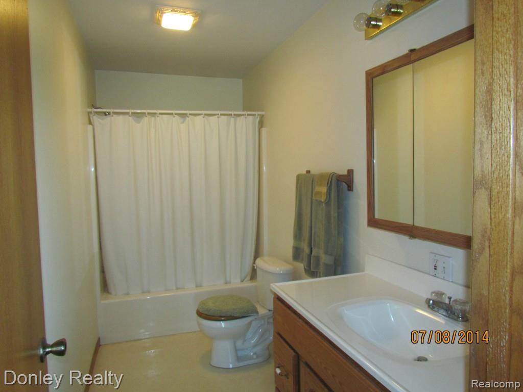 7544 Center Line Road Marlette, MI 48453 - Photo 10 of 16 #2565 7544 Centerline Road (9).jpg