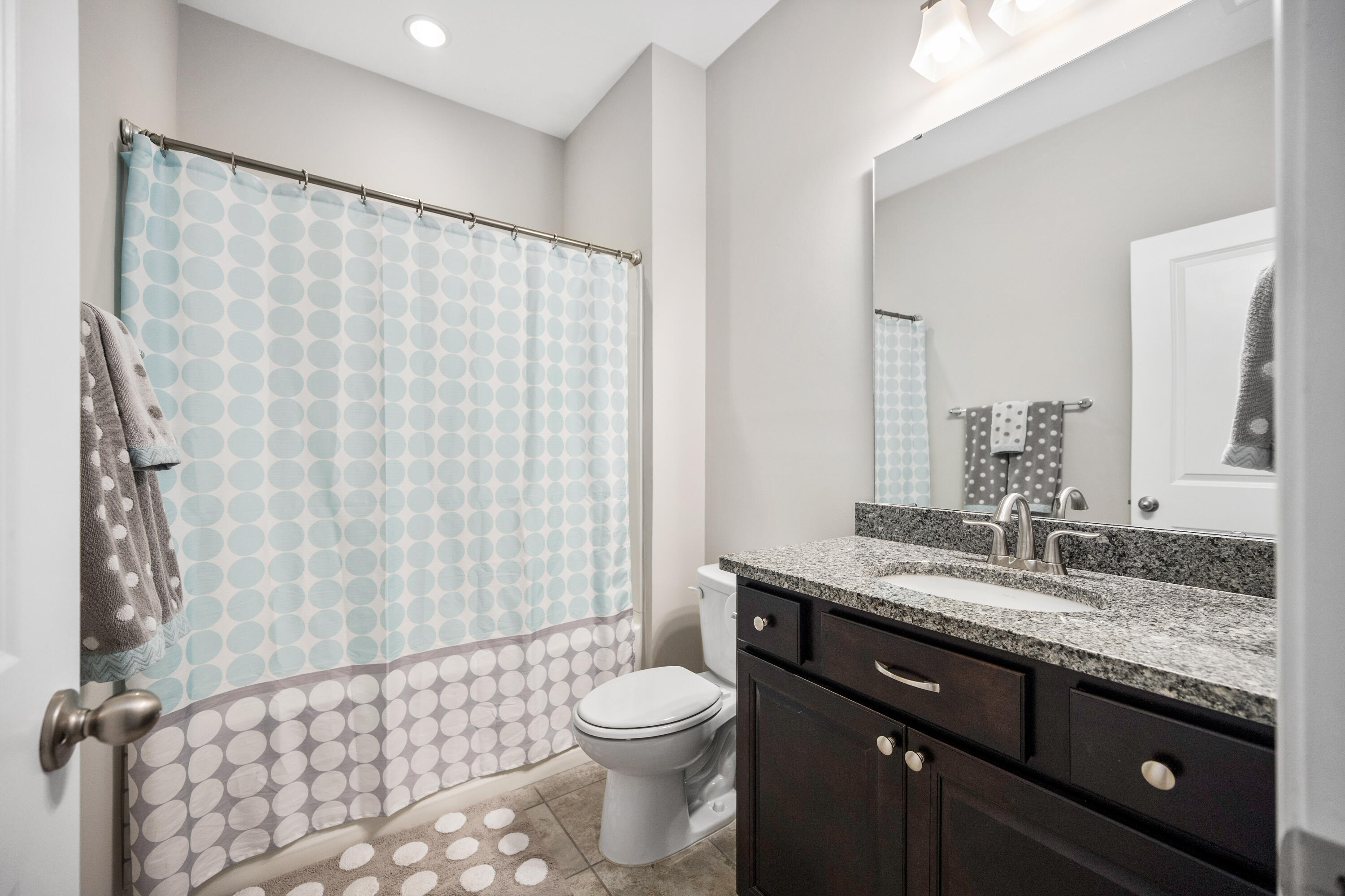 120 Oyama Road Summerville, SC 29486 - Photo 21 of 46 Third Bathroom