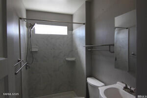 1621 1/2 G. Street Sparks, NV 89431 - Photo 4 of 5 G St bathroom