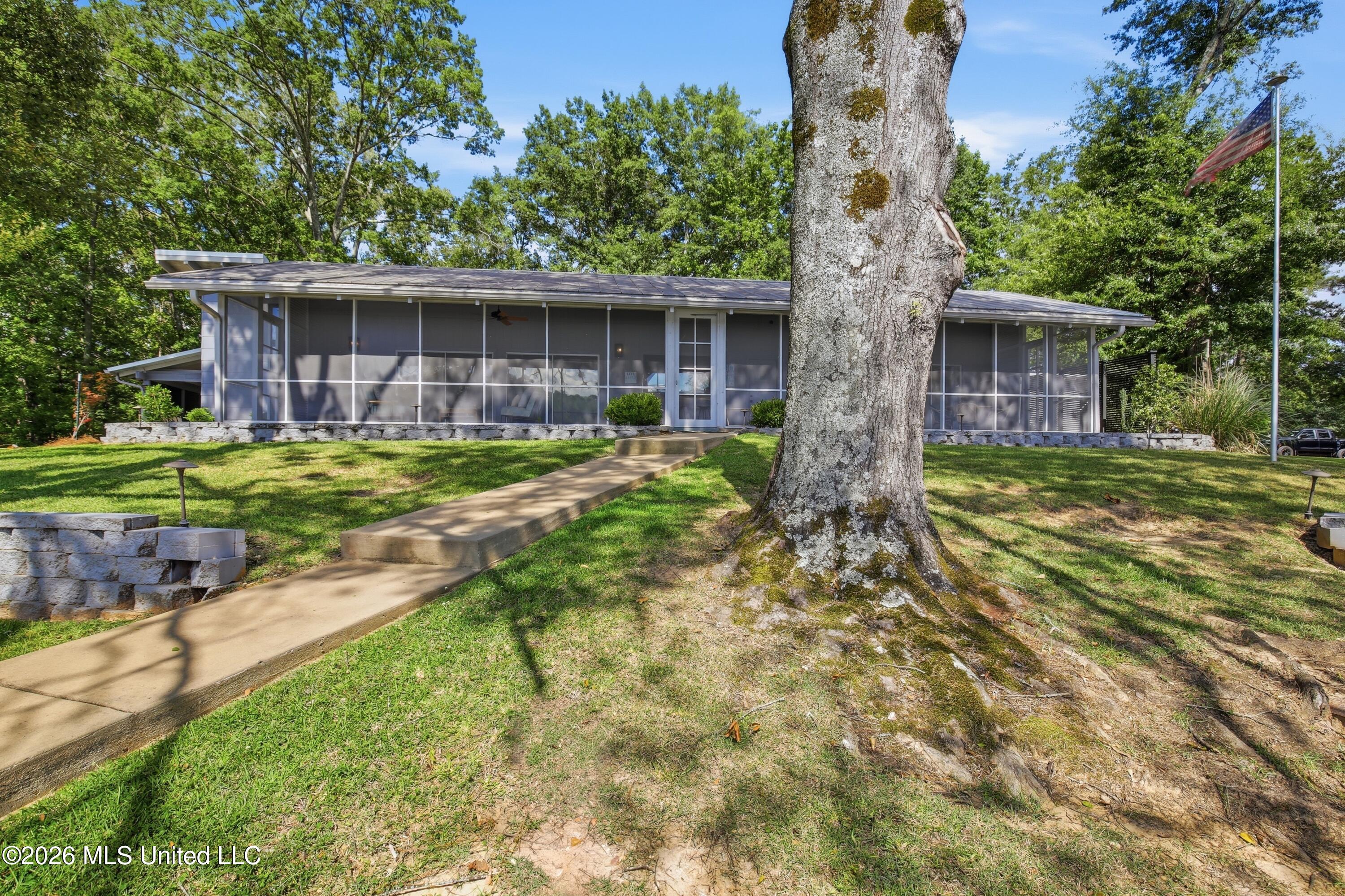 683 Cedar Hill Road Flora, MS 39071 - Photo 14 of 97 053-683 Cedar Hill Rd _ Hometoursms.com