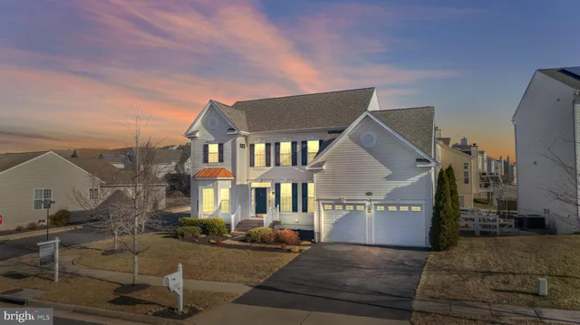 $800,000 | 17397 Tedler Circle, Round Hill, VA 20141