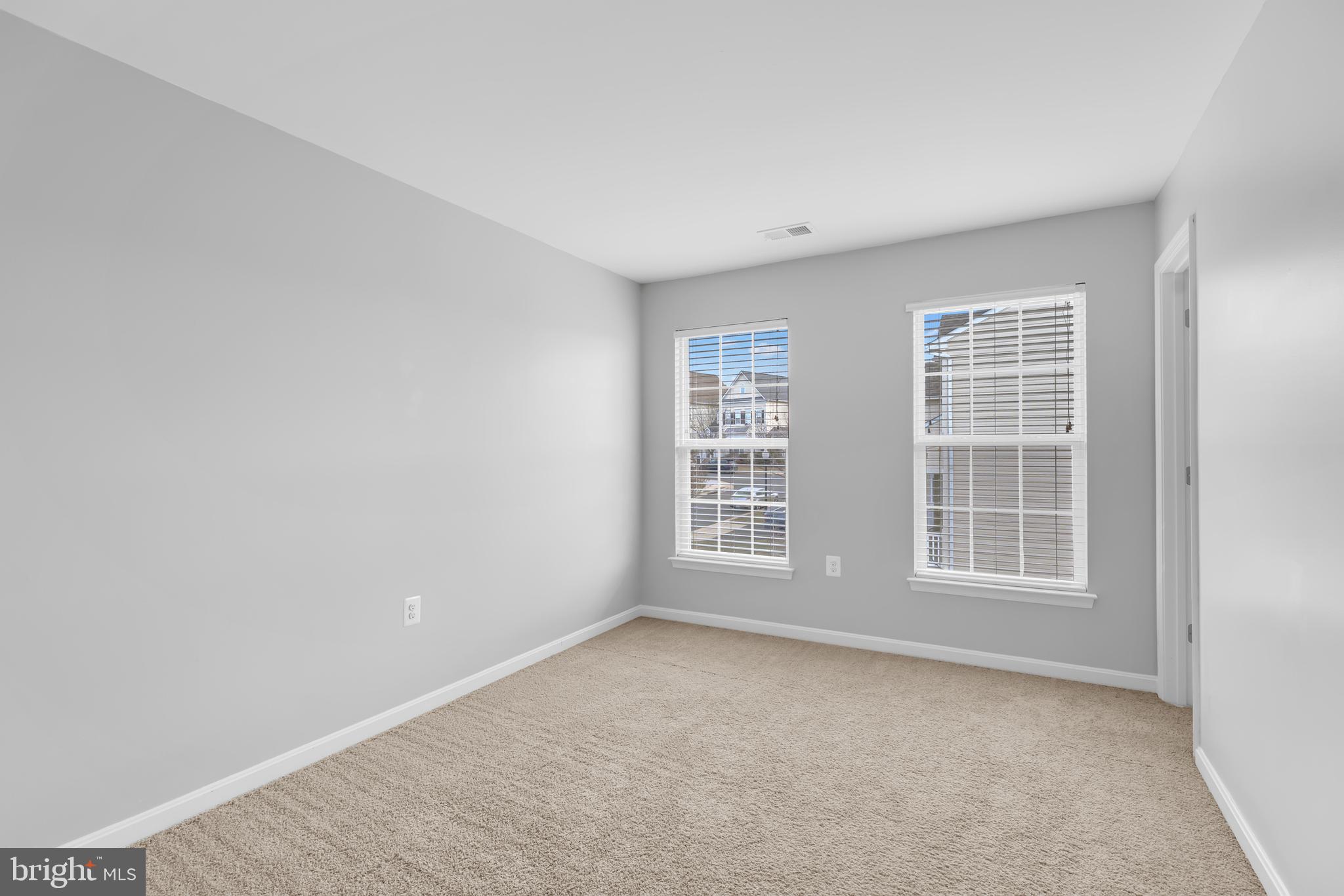17397 Tedler Circle Round Hill, VA 20141 - Photo 33 of 62 Upper level -4th Bedroom
