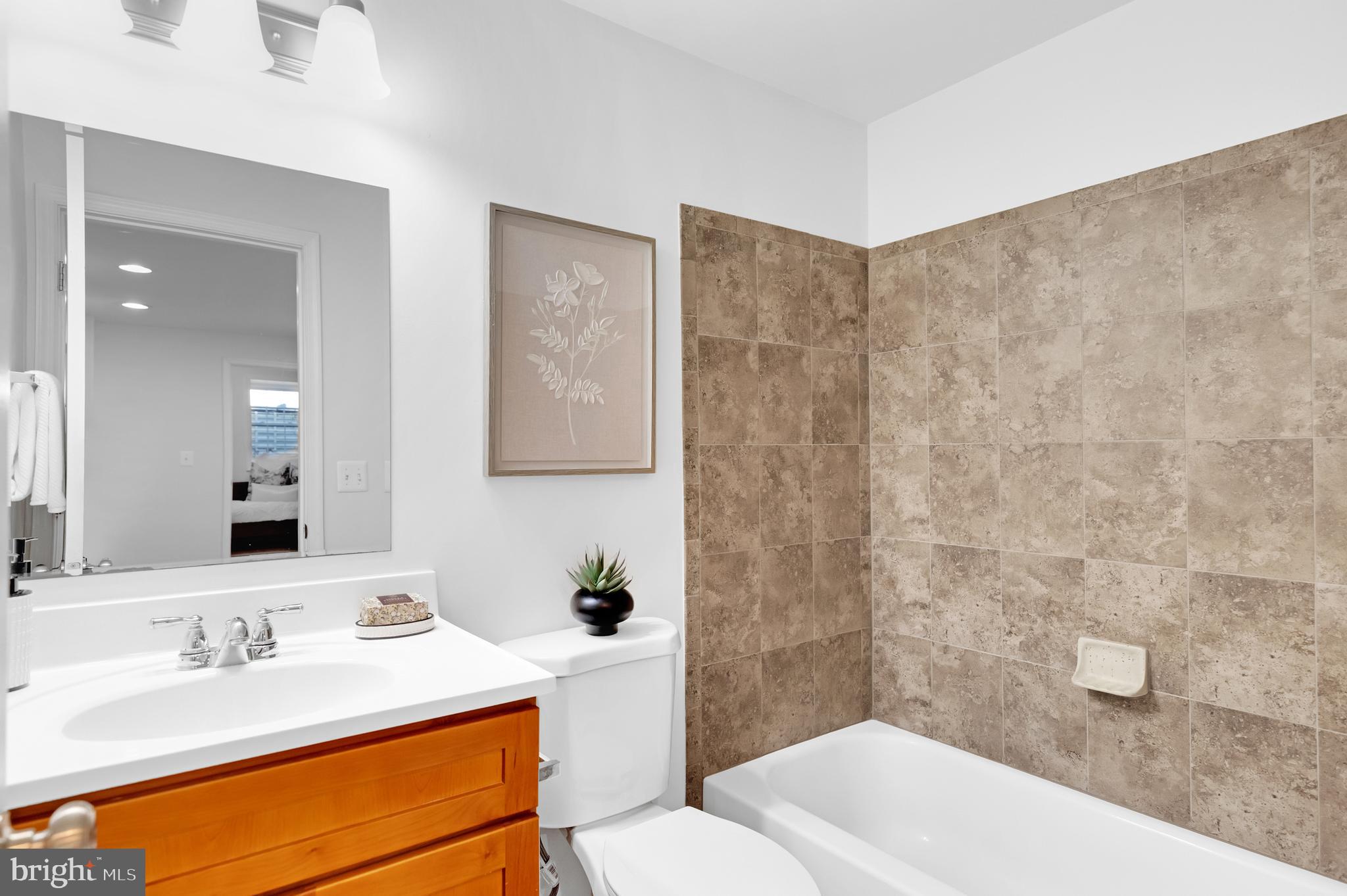 17397 Tedler Circle Round Hill, VA 20141 - Photo 41 of 62 3rd Full Bath