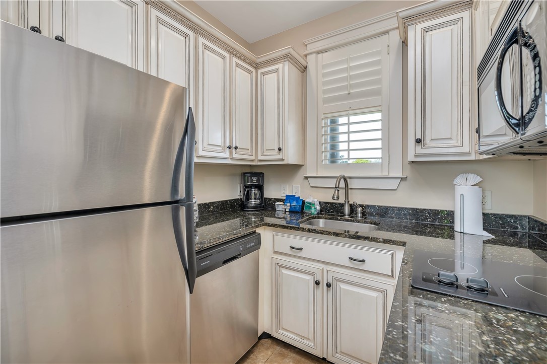 1015 Beach View Drive, Unit 306 St. Simons Island, GA 31522 - Photo 4 of 19