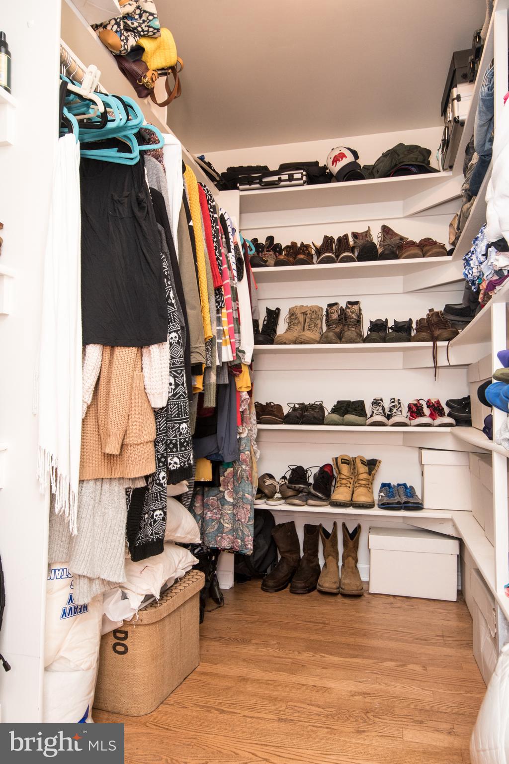 9700 Meetze Road Midland, VA 22728 - Photo 20 of 32 Master walk in closet