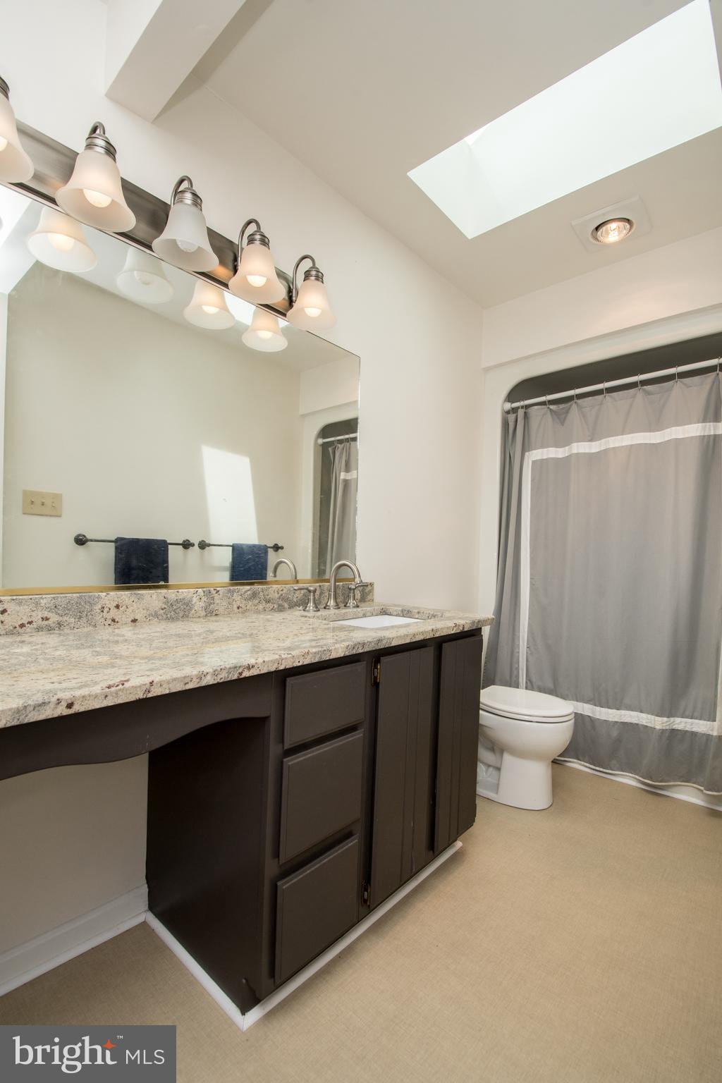 9700 Meetze Road Midland, VA 22728 - Photo 23 of 32 Upper level hall Bathroom