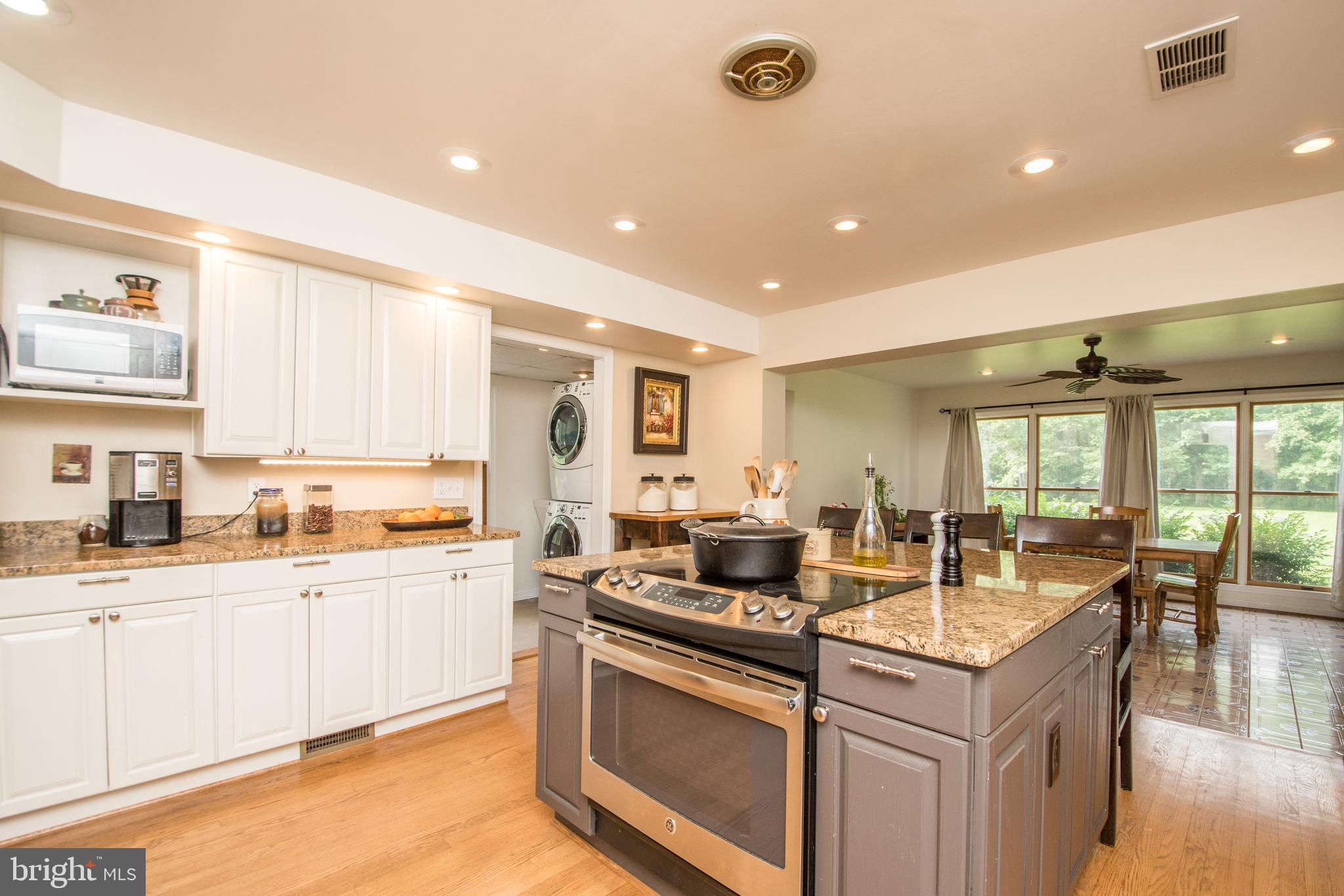9700 Meetze Road Midland, VA 22728 - Photo 8 of 32 Sorry...can't get enough of the Kitchen!