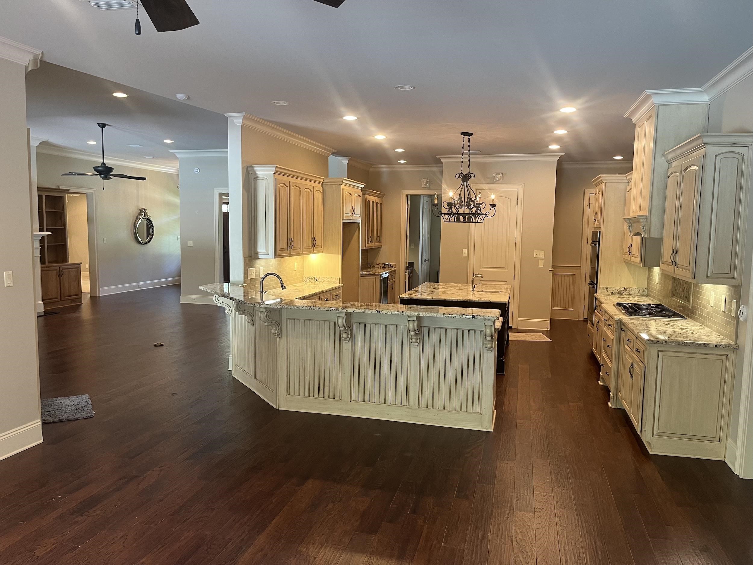 565 Falling Water Boulevard Fairhope, AL 36532 - Photo 9 of 27 Kitchen