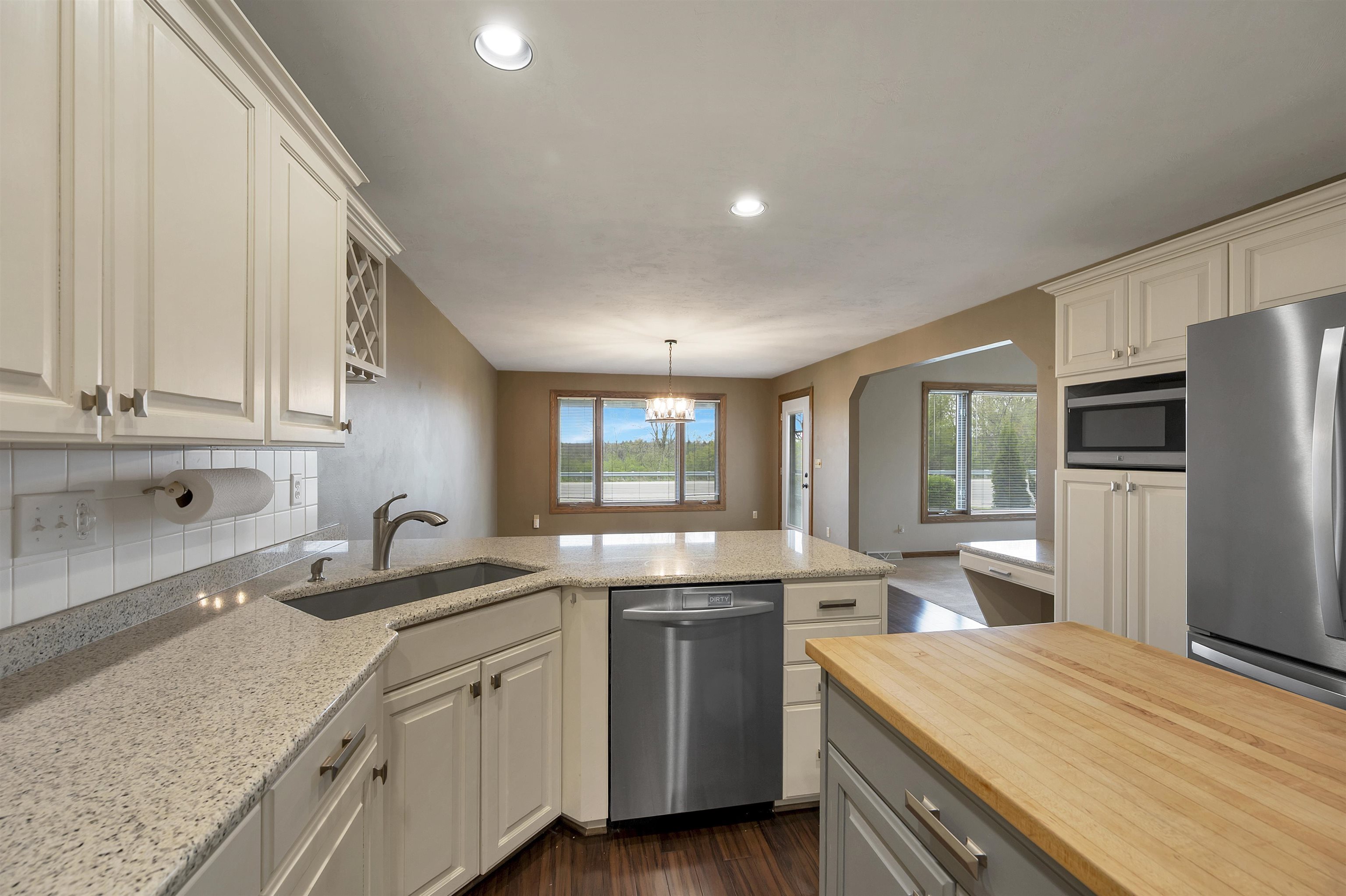 2228 Lost Dauphin Road De Pere, WI 54115 - Photo 18 of 54
