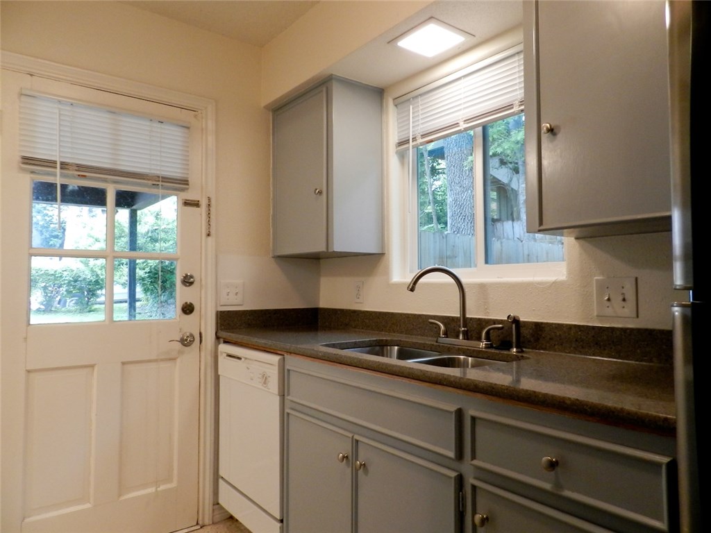 3713 Meredith Street Austin, TX 78703 - Photo 9 of 31